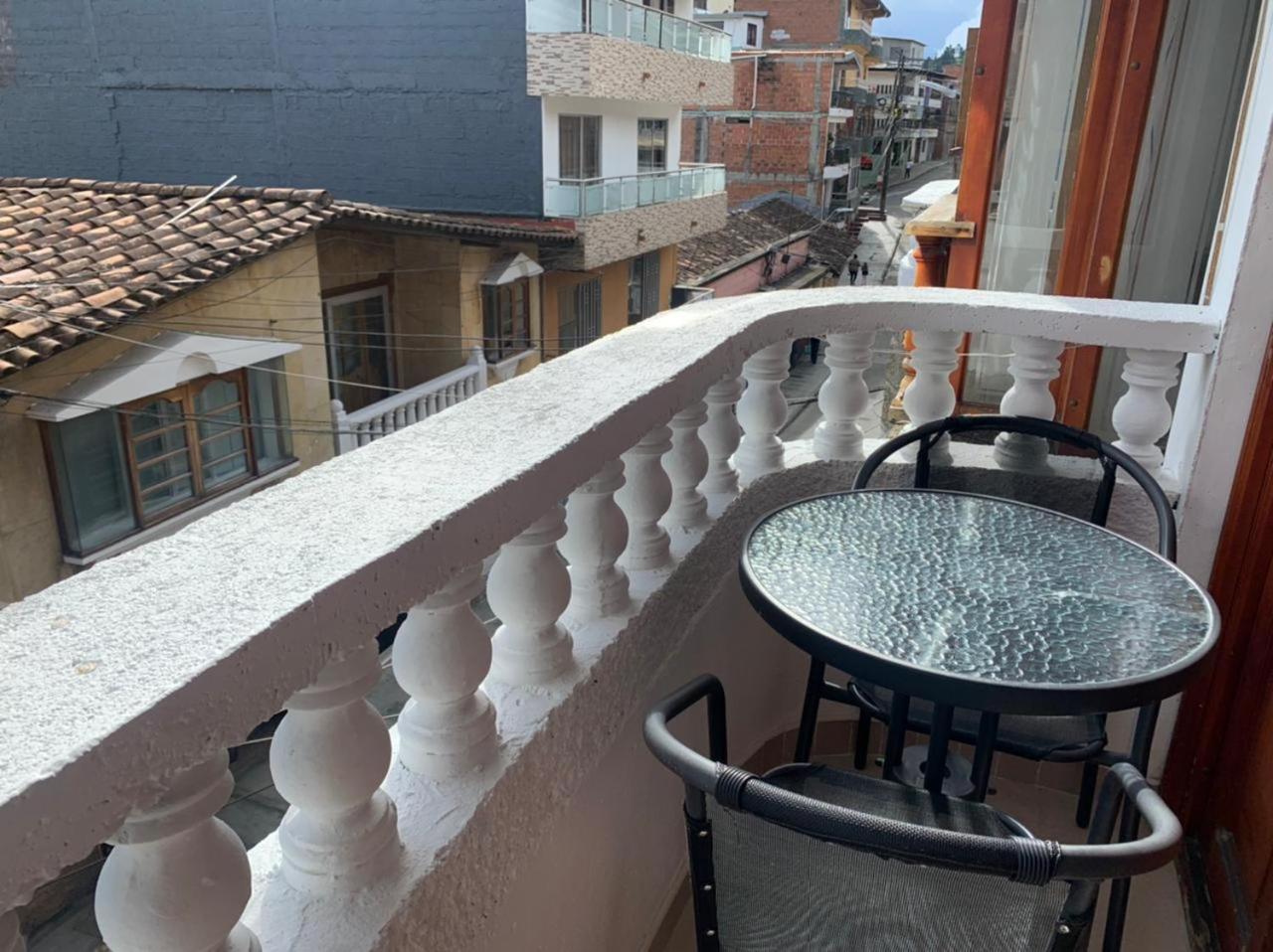 Hotel Alcatraz Yarumal Δωμάτιο φωτογραφία
