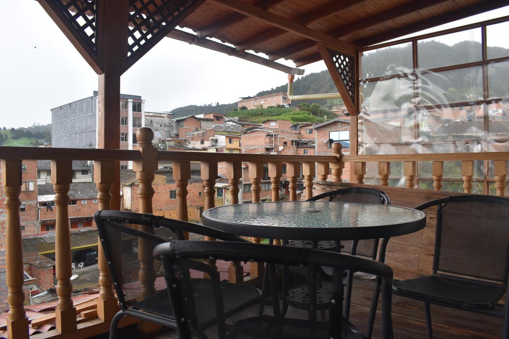 Hotel Alcatraz Yarumal Δωμάτιο φωτογραφία